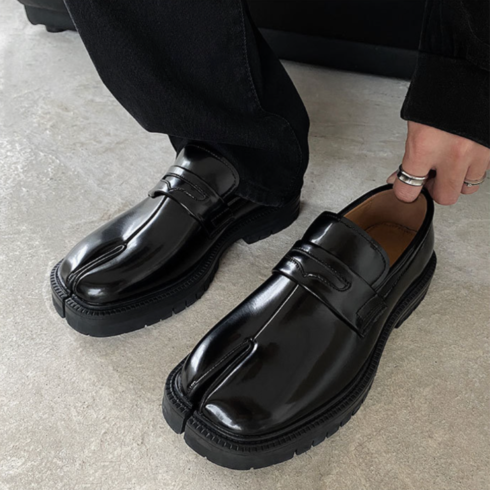 The Divide - Split-Toe Statement Loafers