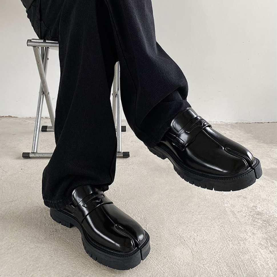 The Divide - Split-Toe Statement Loafers